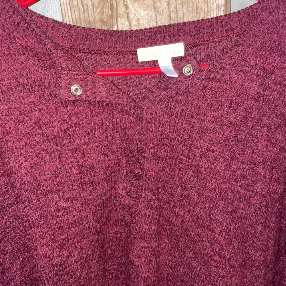 Cropped sweater - Picture 2 of 4